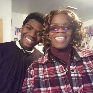 Meet your Posher, Pauline